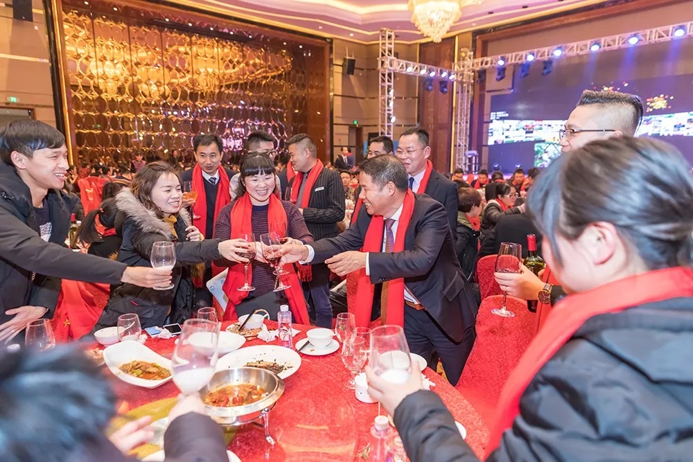 變革破局 擁抱未來——2018天嬌集團春節(jié)聯歡晚會