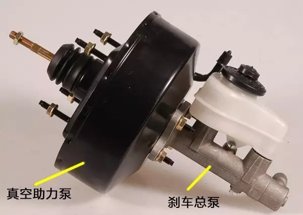 踩剎車感覺慢慢下沉是失靈前兆？