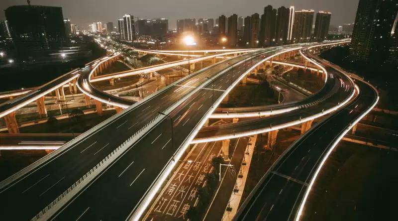 這些上道必知汽車燈語(yǔ)，你知道嗎？