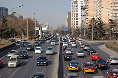 鬧市開車必學(xué)技巧，你會幾招？